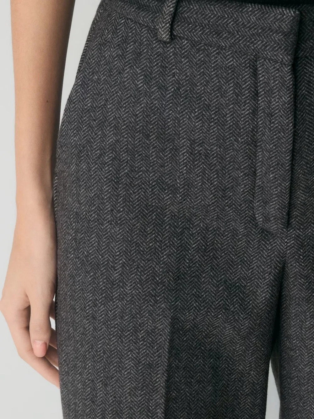 Aritzia tailored straight
